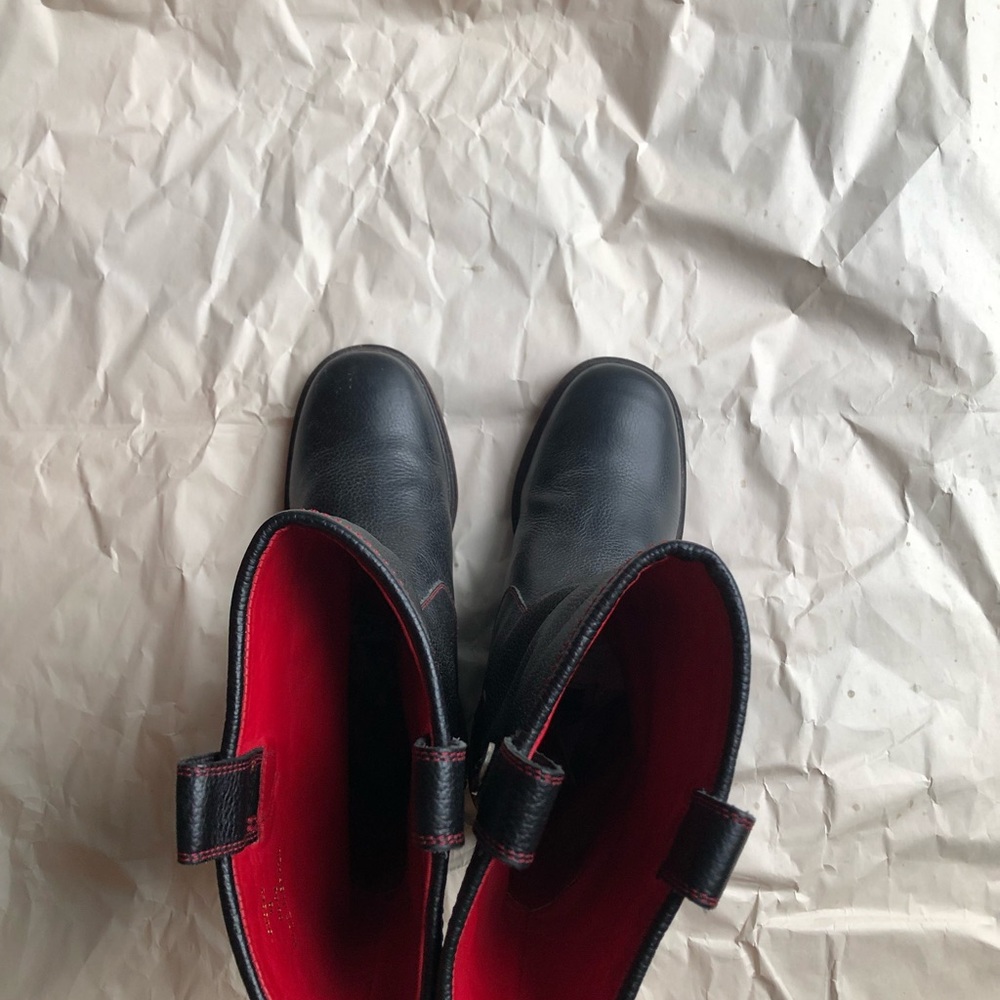 Like new Cole Haan leather lug sole riding boots size 7 - Picture 3 of 10
